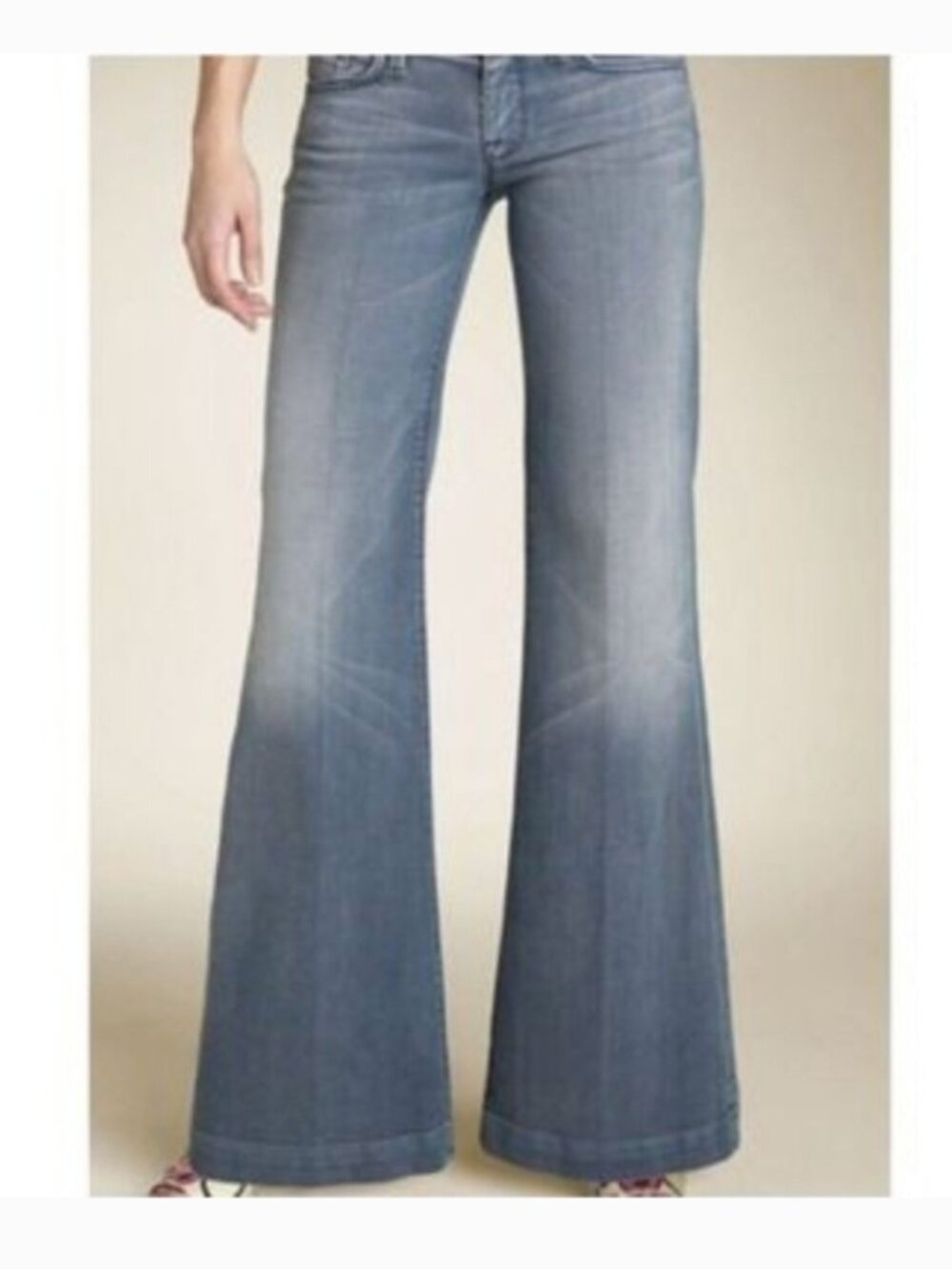 Low-Rise Ginger Flare/Wide Leg Jeans in Blue-Gray - Size 29